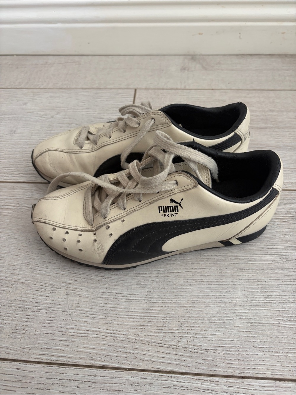 Puma sprint 6.5 women’s black cream leather Laceup rare style paid $200